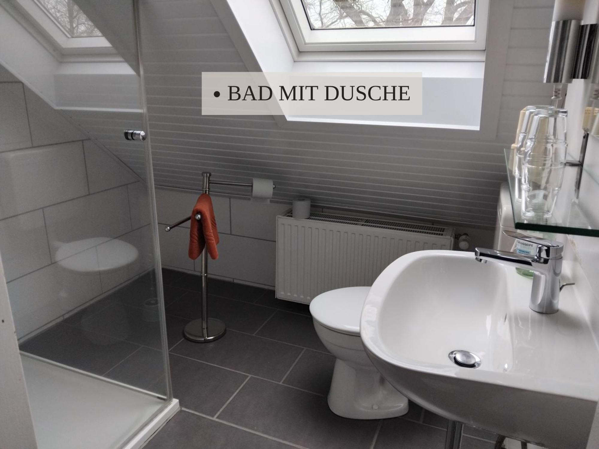 Haus Krabbe Apartments, Zentral Gelegen Im Idyllischen Nordseeort Zwischen Bremerhaven Und Cuxhaven, Hunde Kostenfrei Willkommen, Hauseigene Kostenfreie Parkplaetze 뢰멘 외부 사진