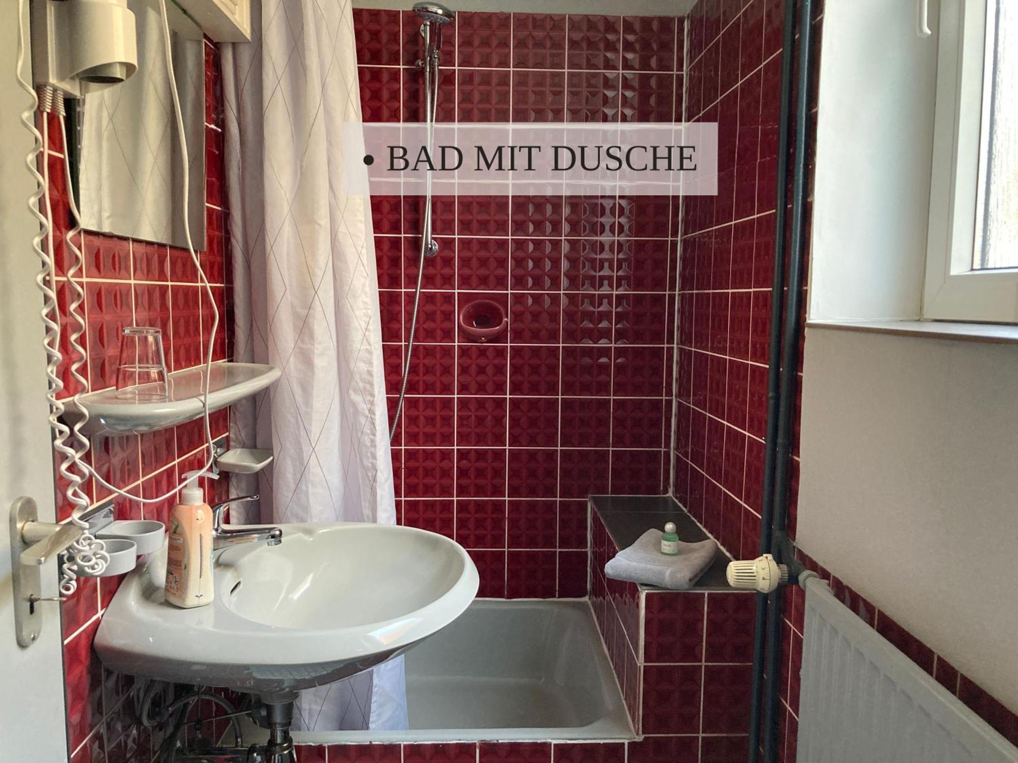 Haus Krabbe Apartments, Zentral Gelegen Im Idyllischen Nordseeort Zwischen Bremerhaven Und Cuxhaven, Hunde Kostenfrei Willkommen, Hauseigene Kostenfreie Parkplaetze 뢰멘 외부 사진